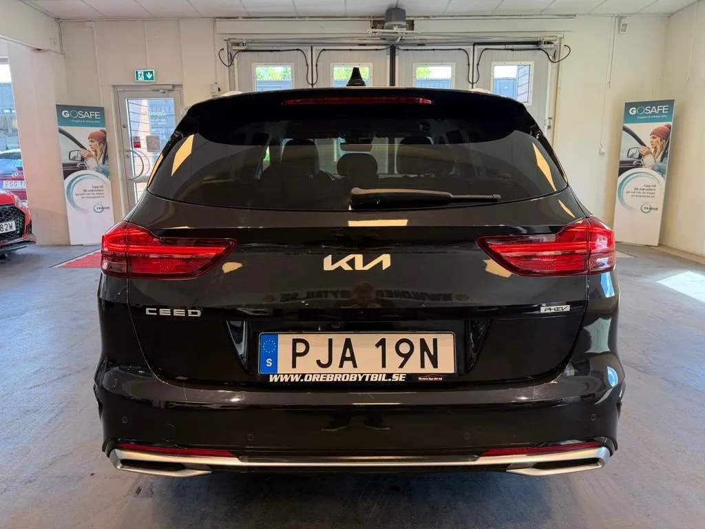 Vehicle image 24