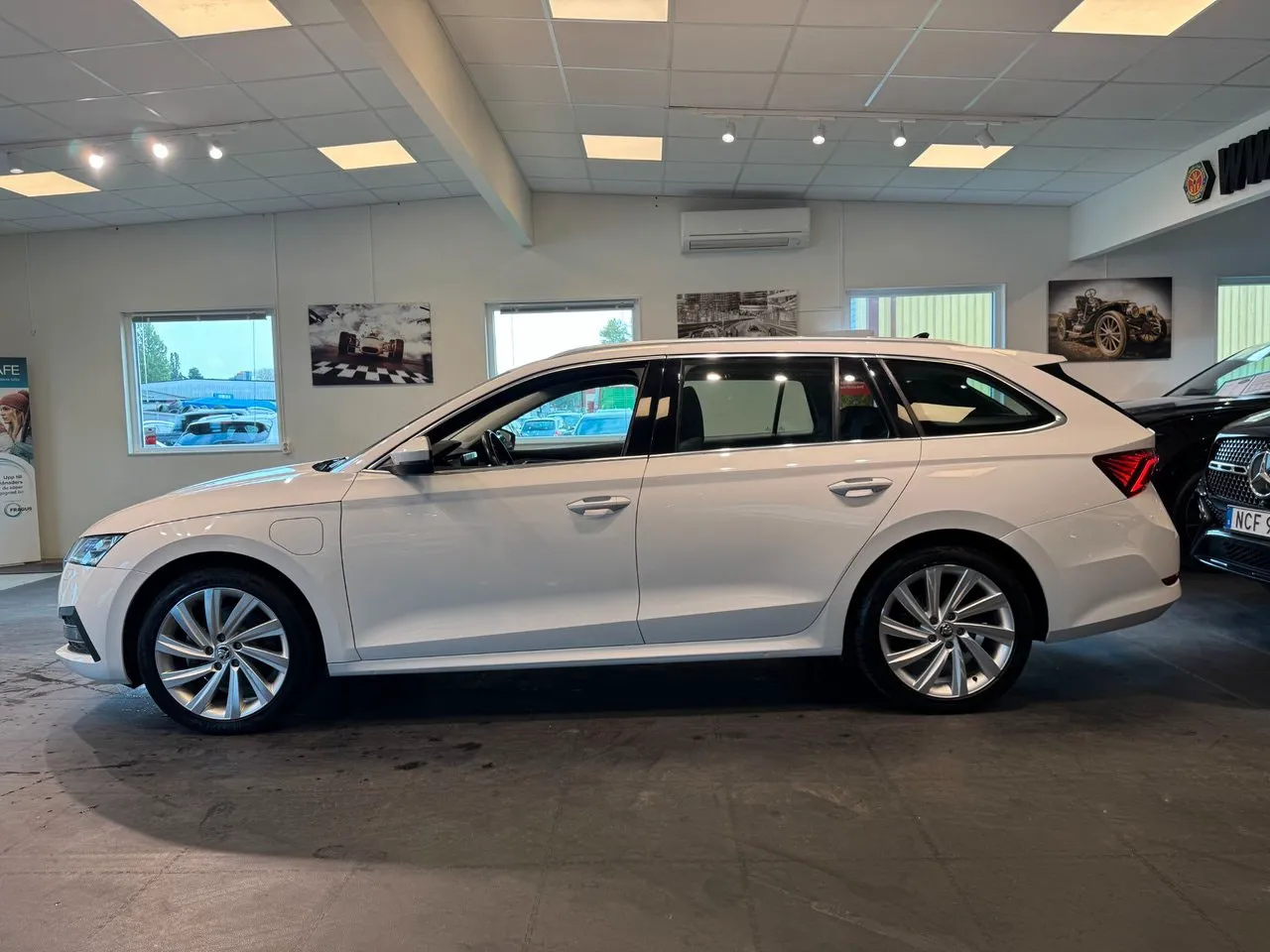 Vehicle image 20