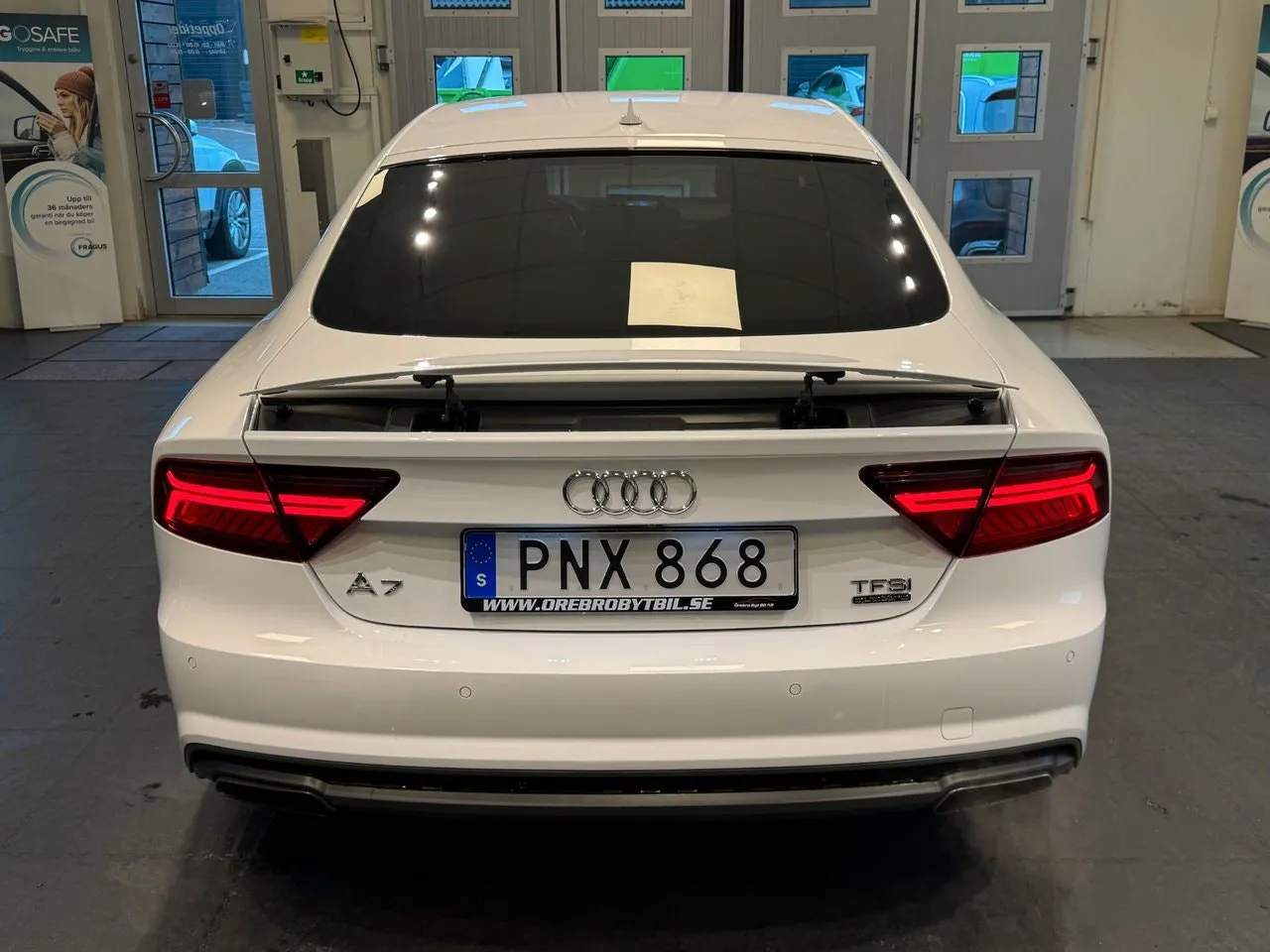 Vehicle image 25