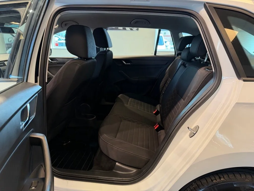 Vehicle image 18