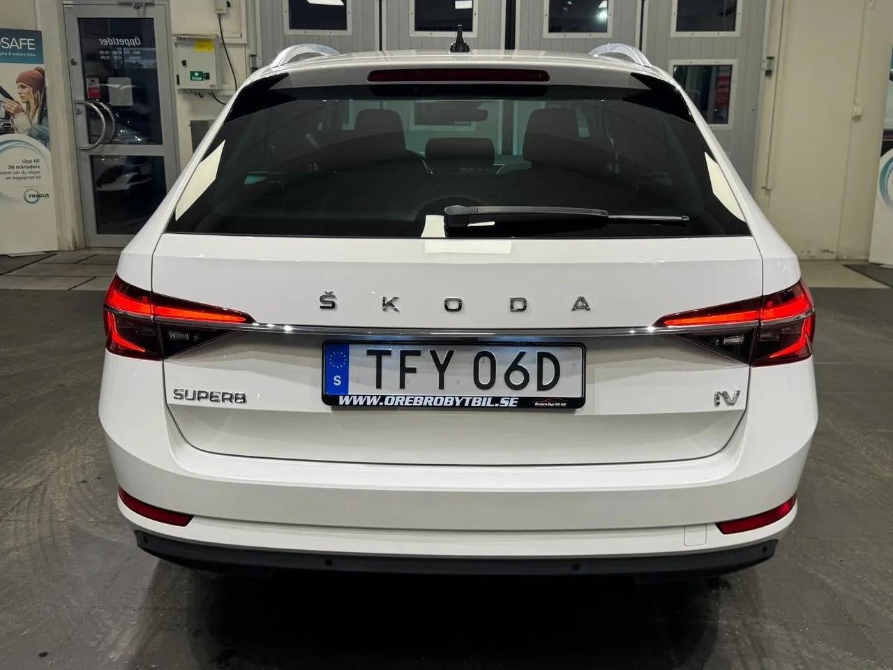 Vehicle image 25