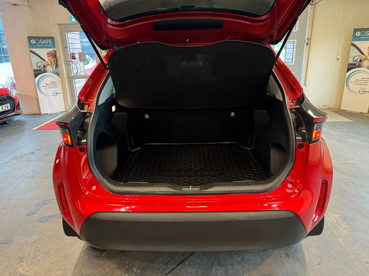 Vehicle image 25