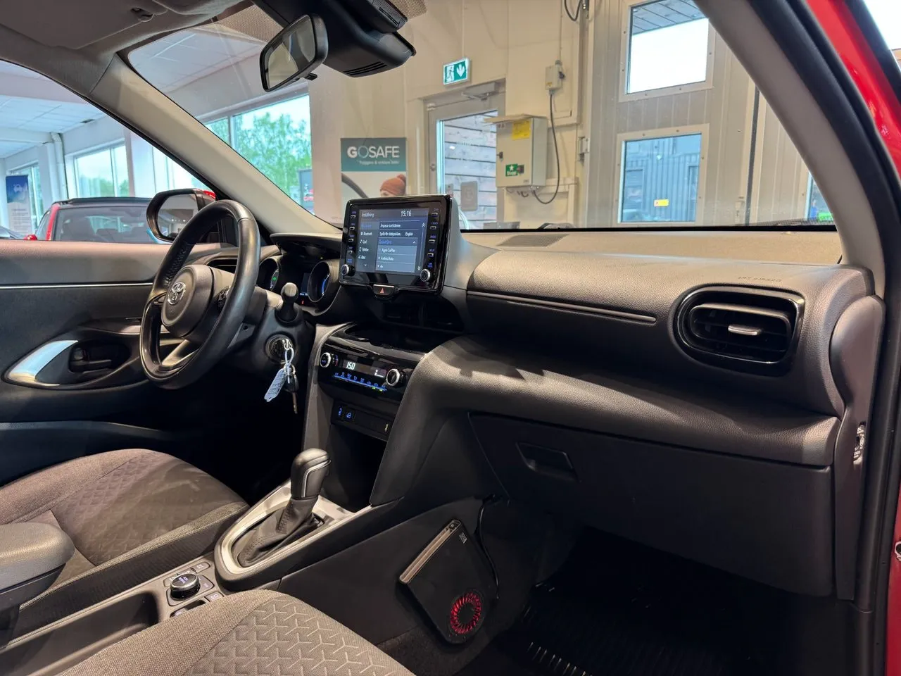 Vehicle image 8
