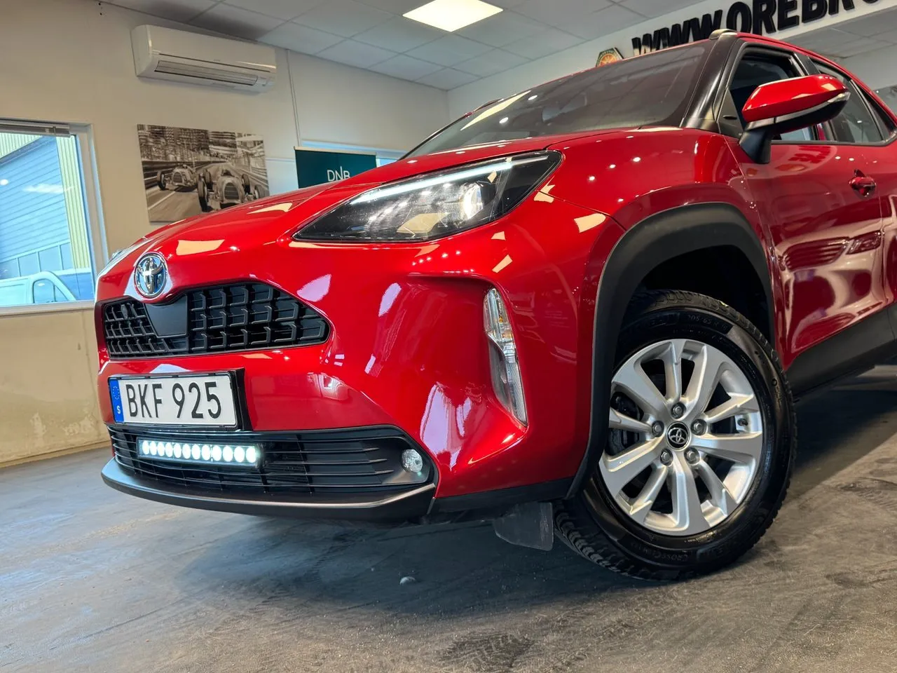 Vehicle image 5