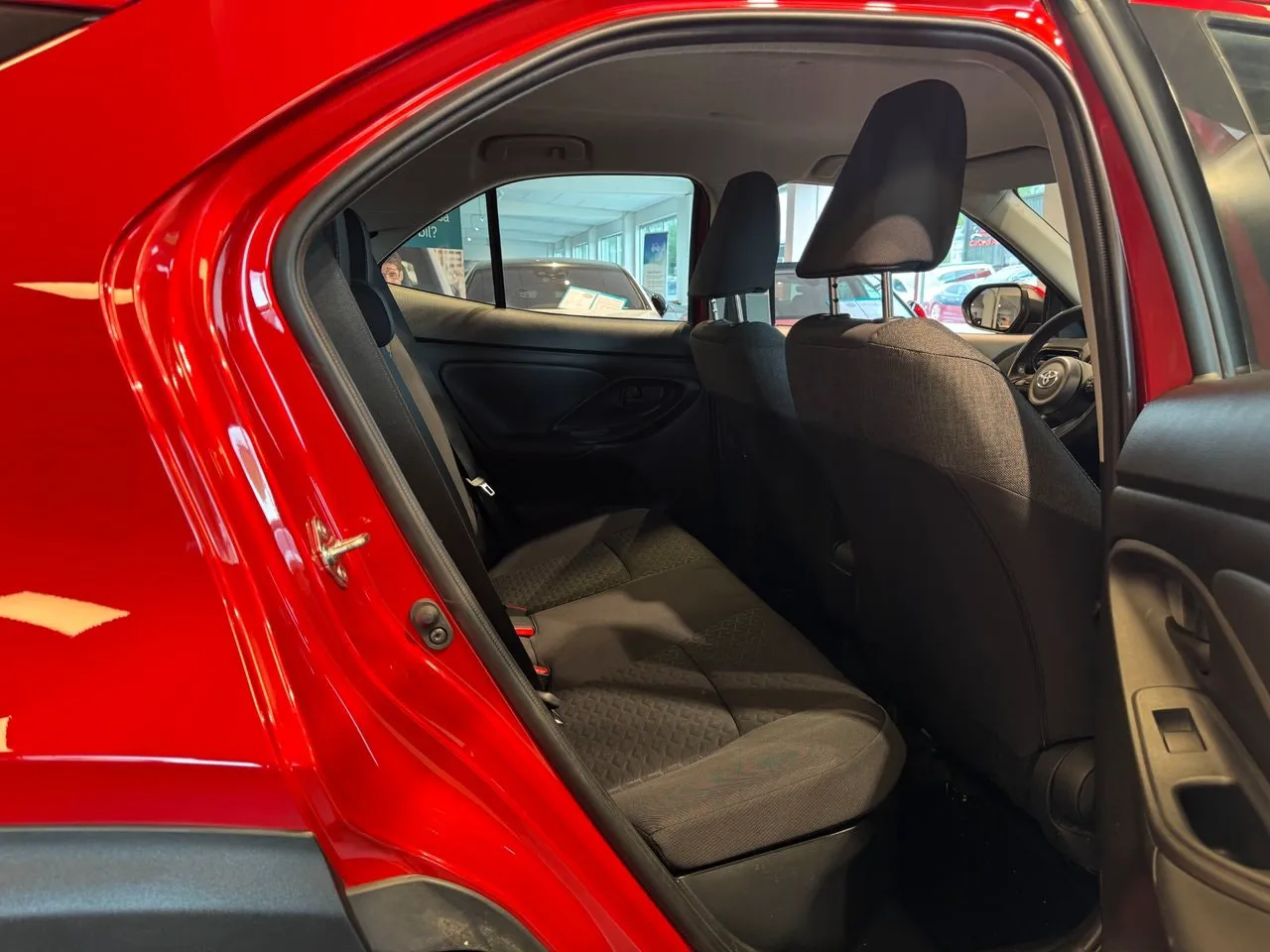 Vehicle image 21