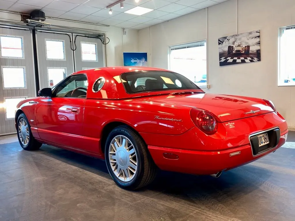 Vehicle image 20