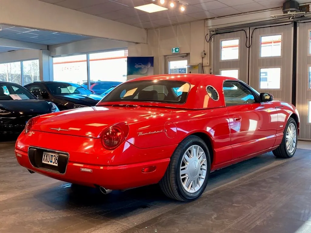 Vehicle image 21