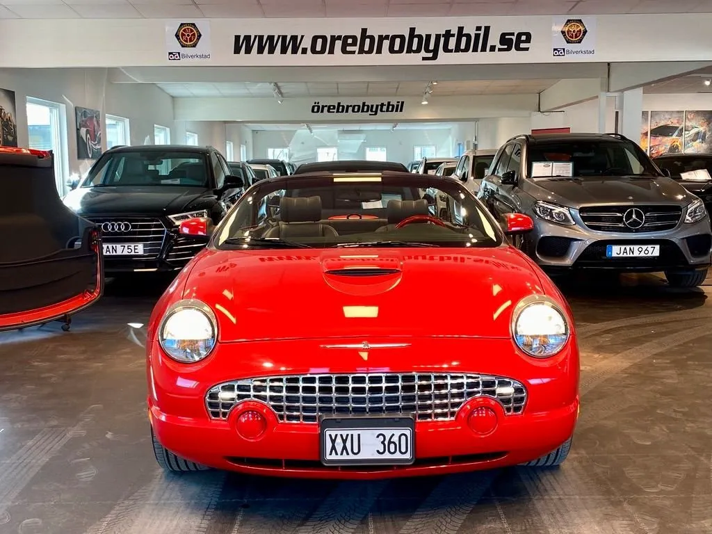 Vehicle image 25