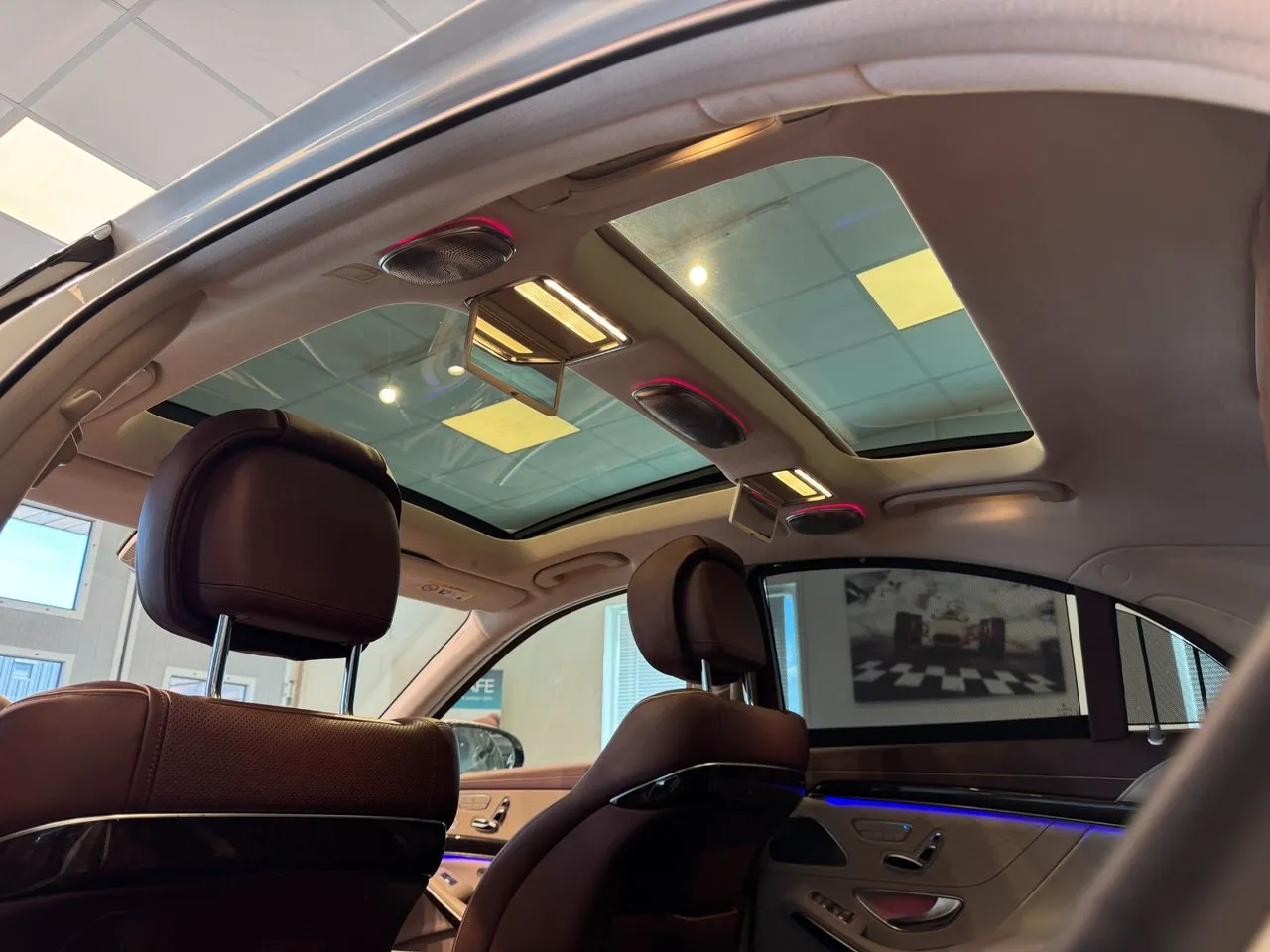 Vehicle image 30