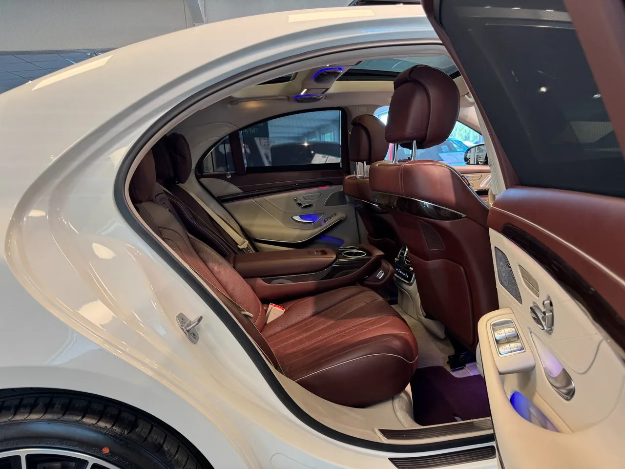 Vehicle image 33