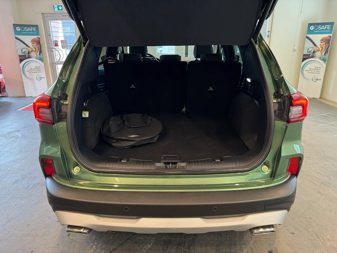 Vehicle image 31