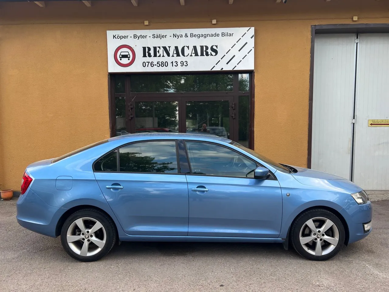 Vehicle image 2