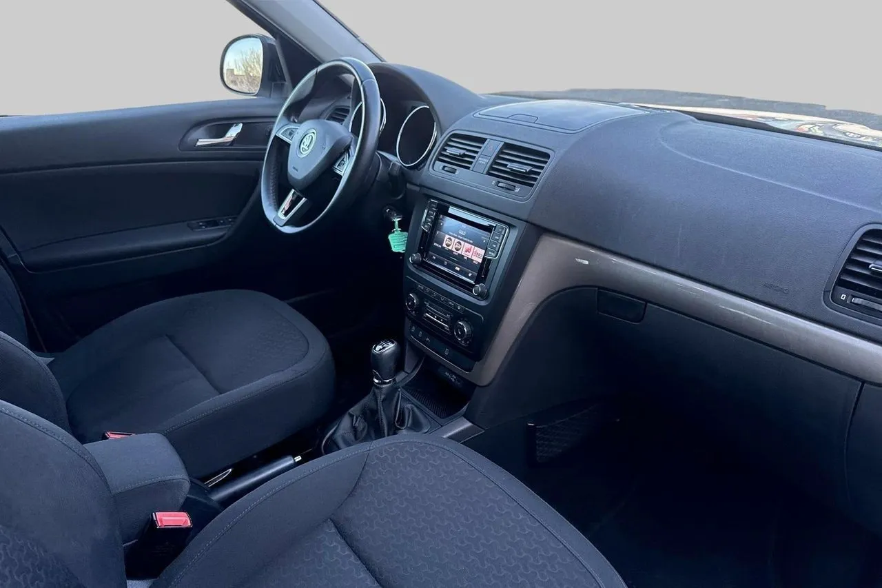 Vehicle image 6