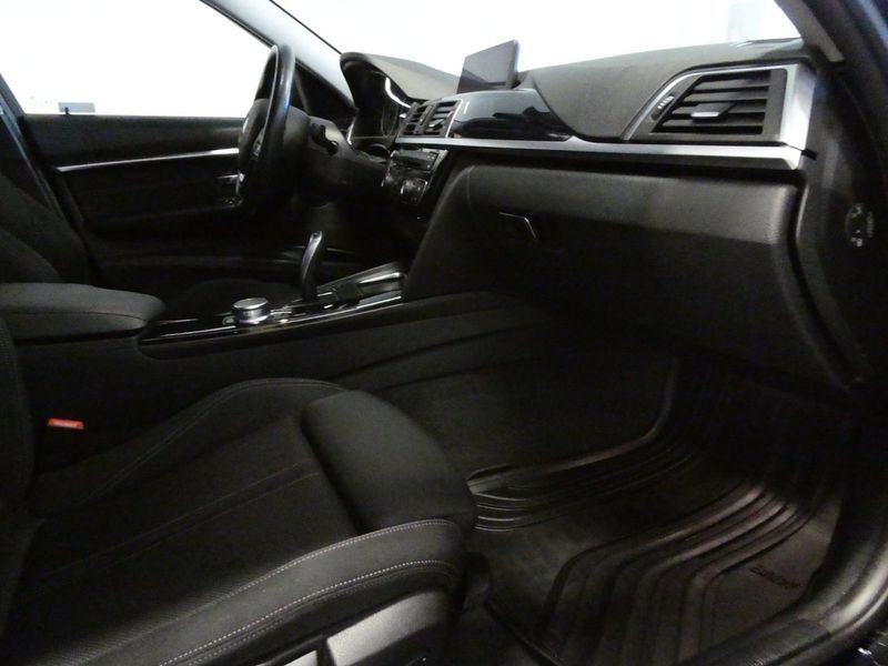 BMW 320 bild 14