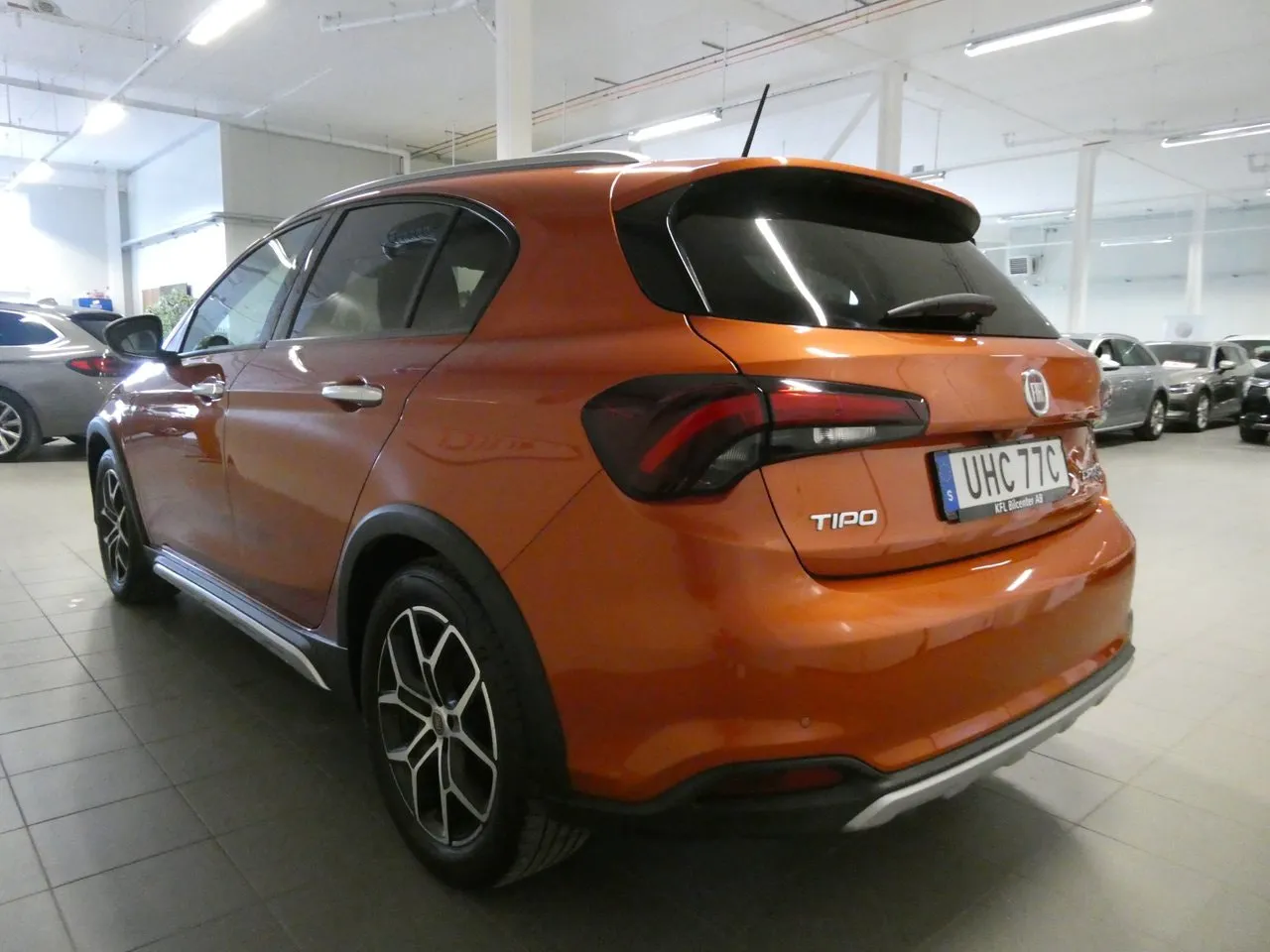 Vehicle image 8