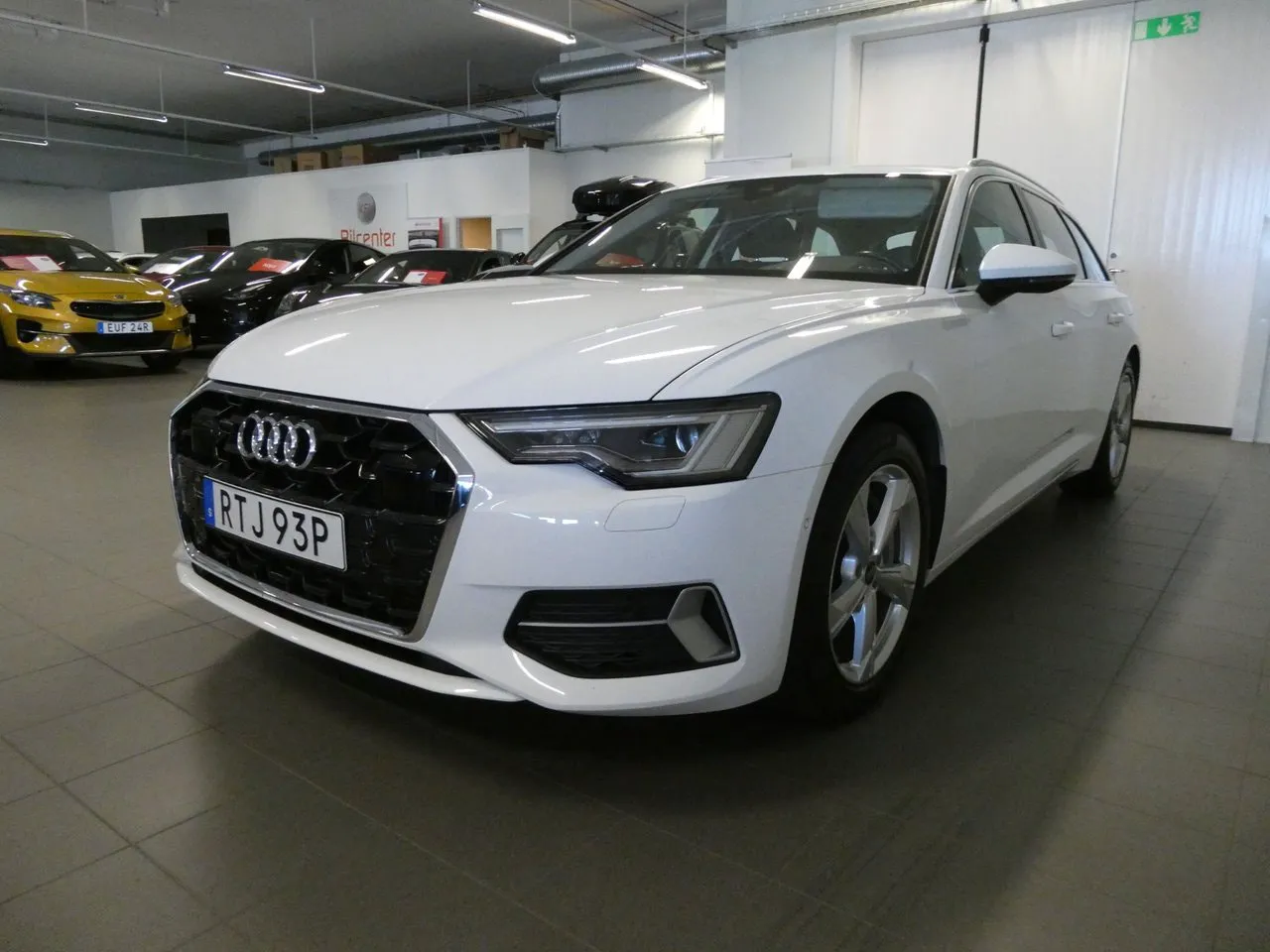 Vehicle image 8