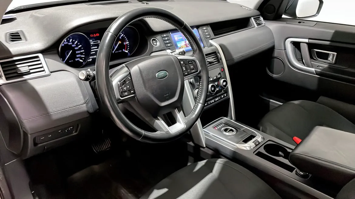 Vehicle image 6