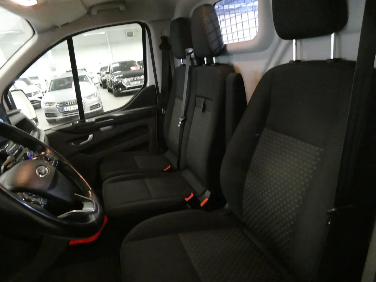 Vehicle image 14