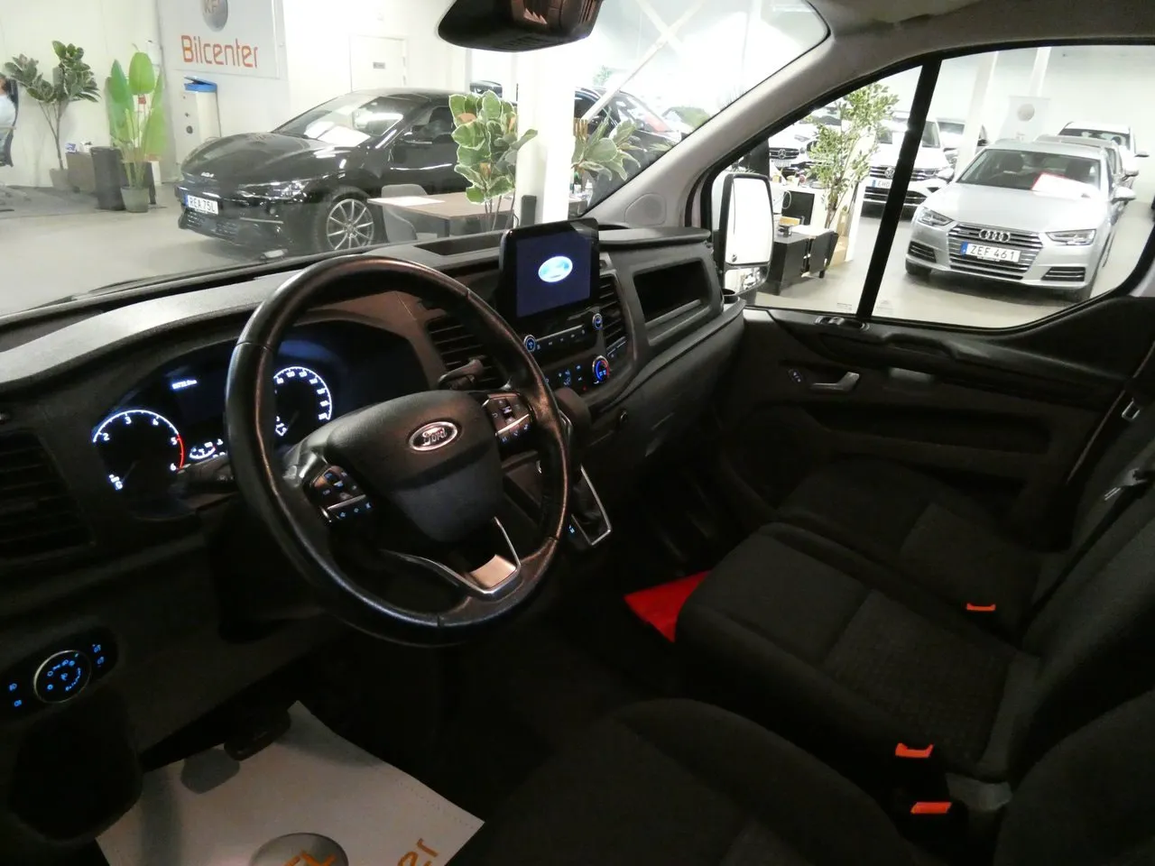 Vehicle image 13