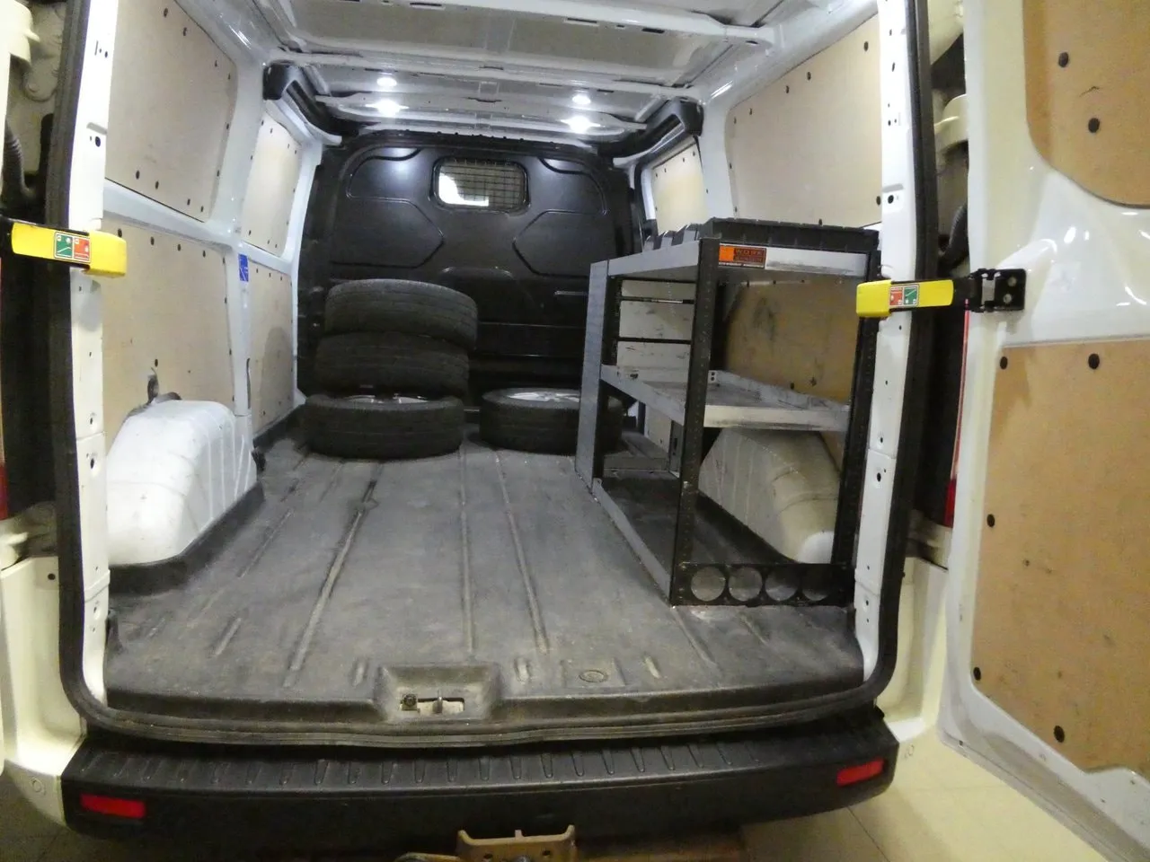 Vehicle image 9