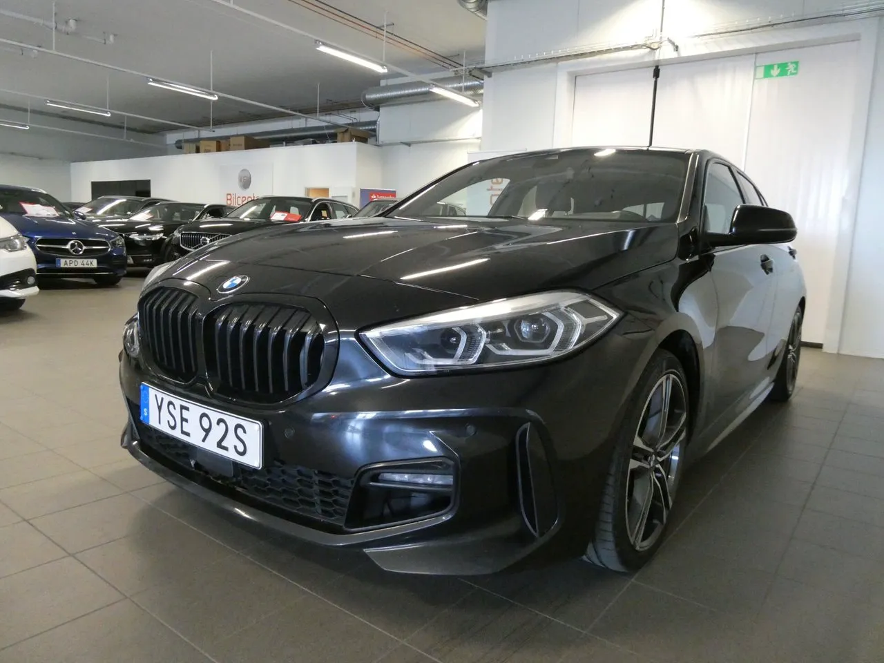 Vehicle image 9