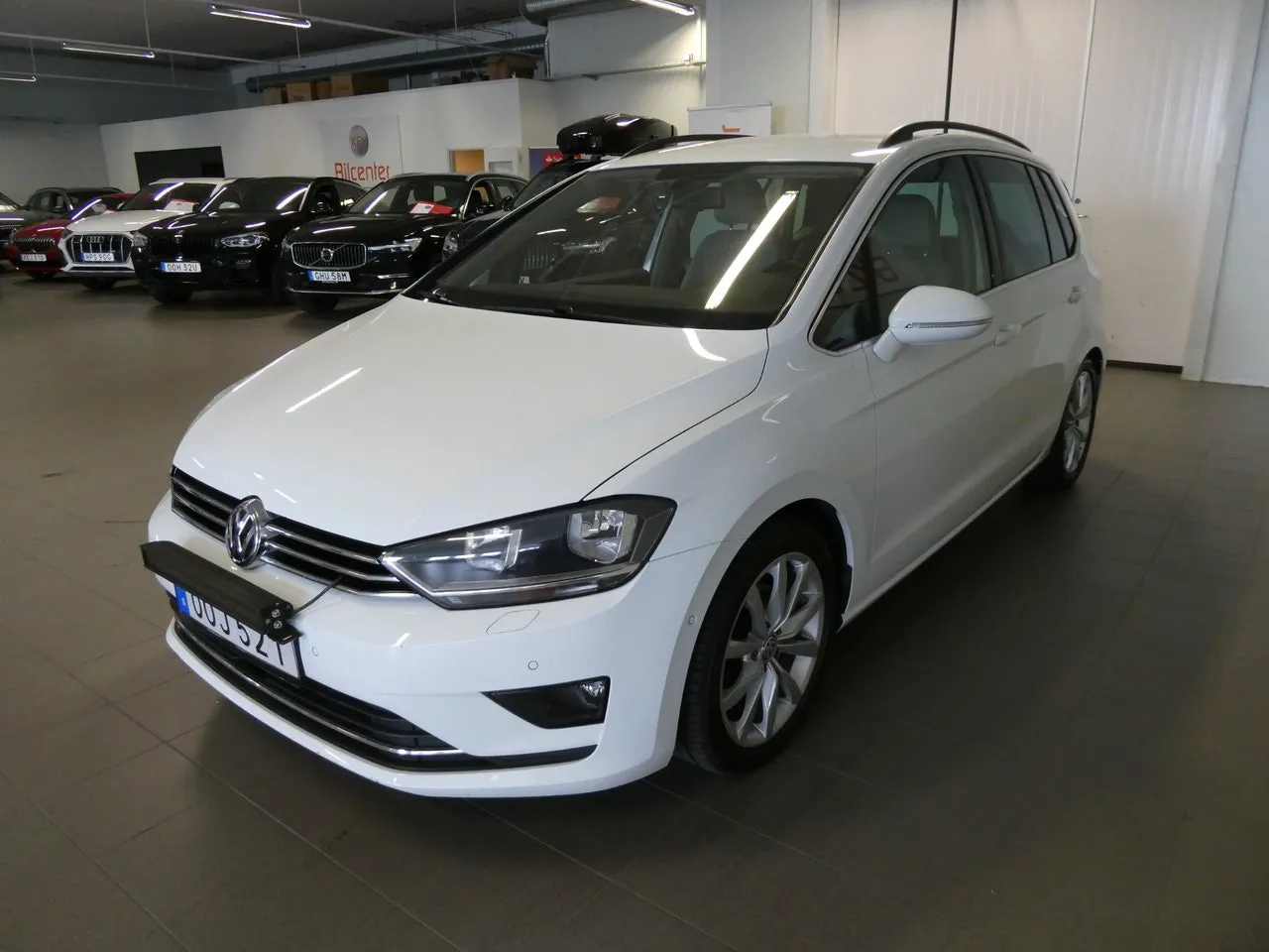 Vehicle image 6