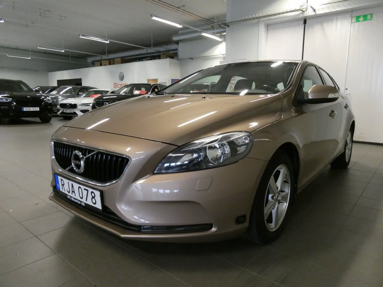 Vehicle image 11