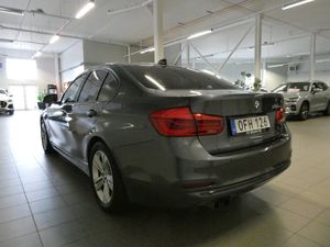 BMW 330 bild 10