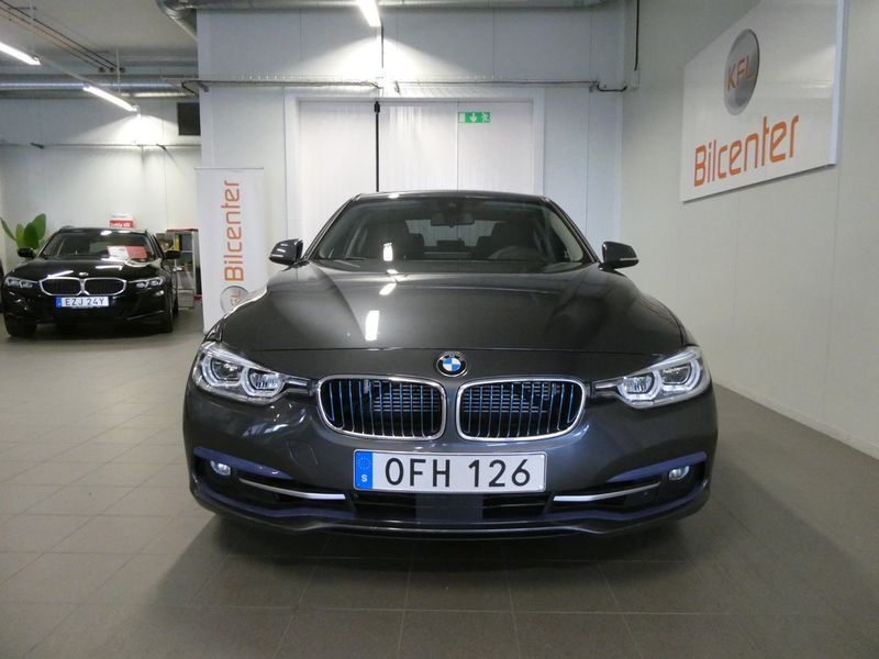 BMW 330 bild 12