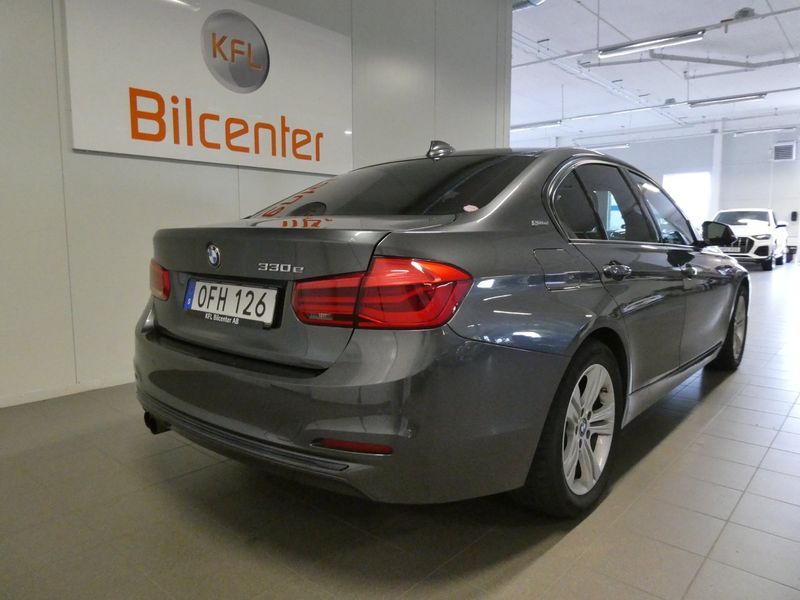 BMW 330 bild 8