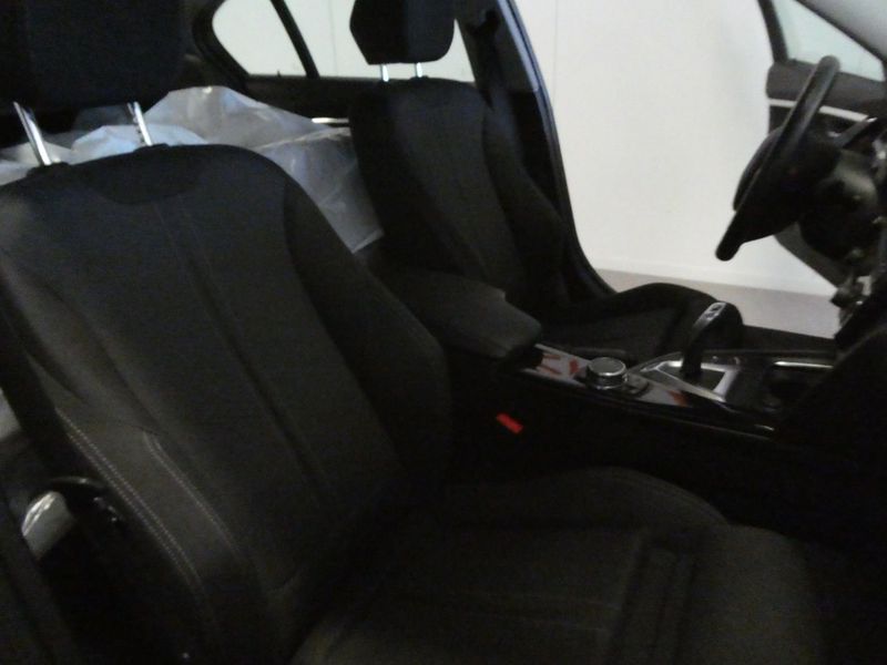 BMW 330 bild 16