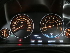 BMW 330 bild 17