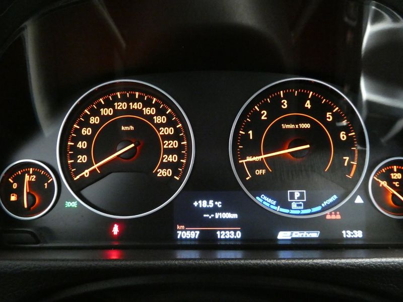 BMW 330 bild 17