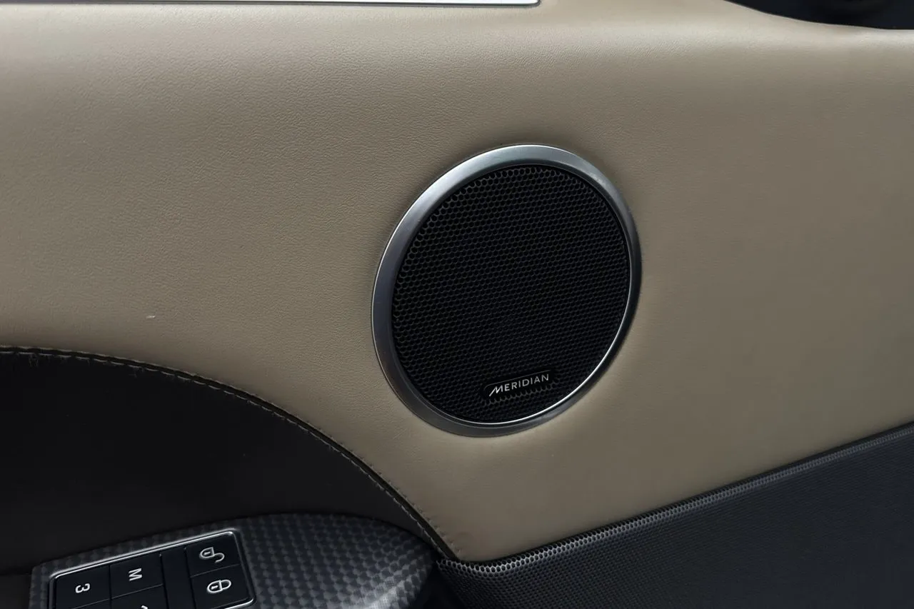 Vehicle image 27