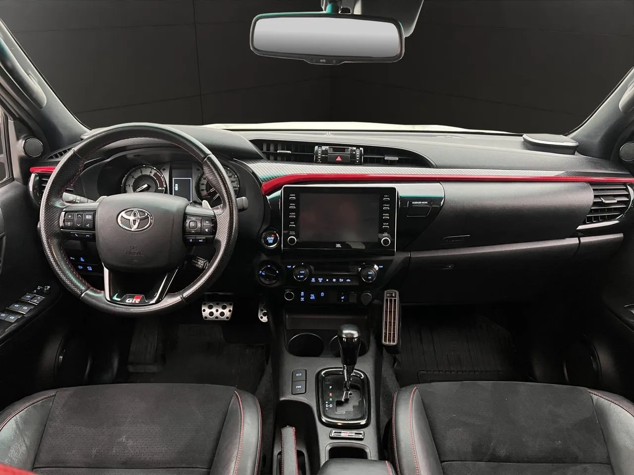 Vehicle image 16