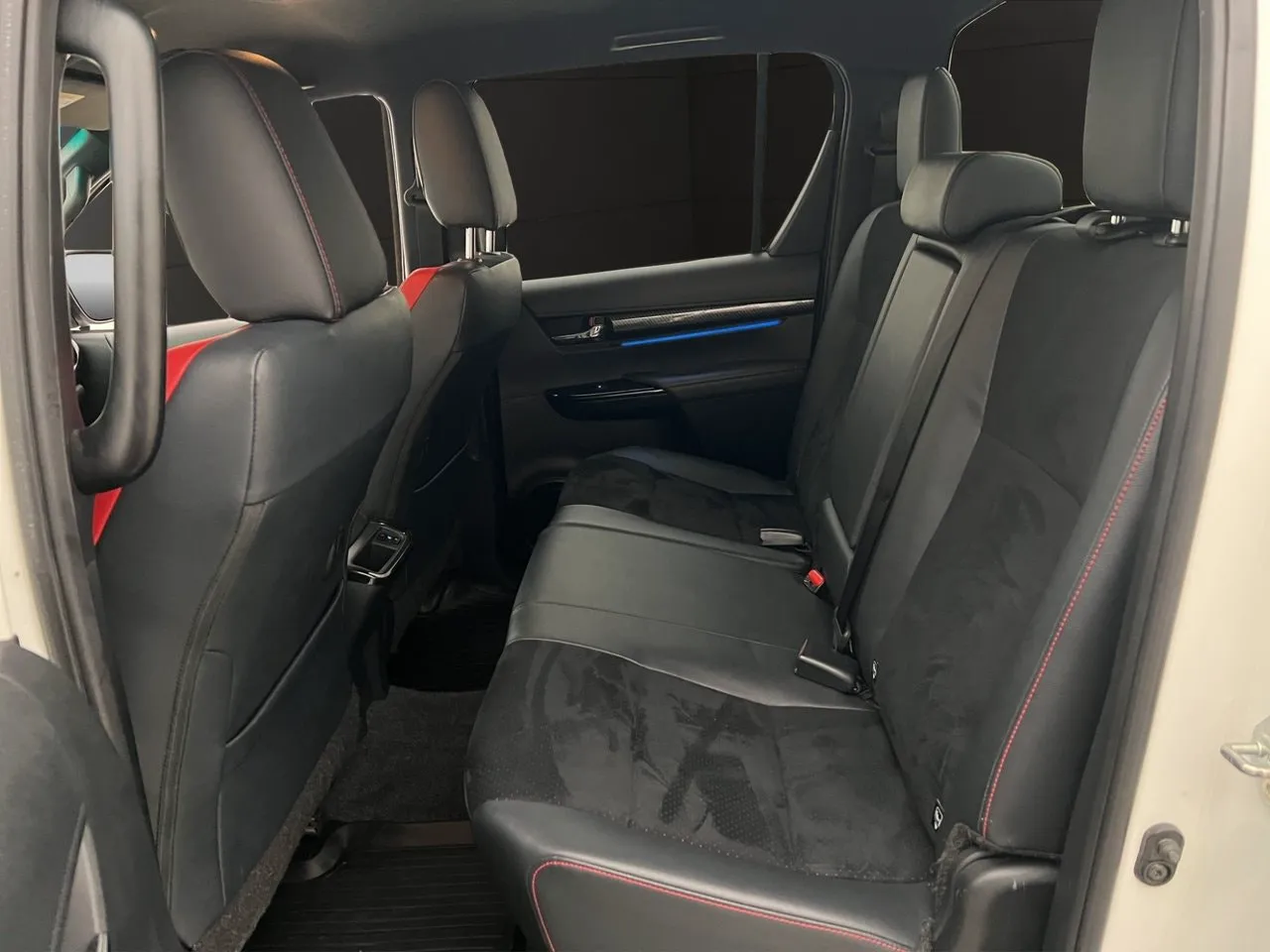 Vehicle image 33
