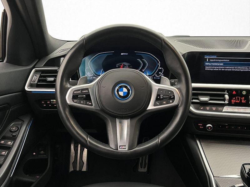 BMW 330 bild 9