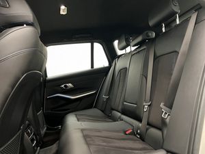 BMW 330 bild 11
