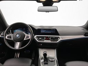 BMW 330 bild 12