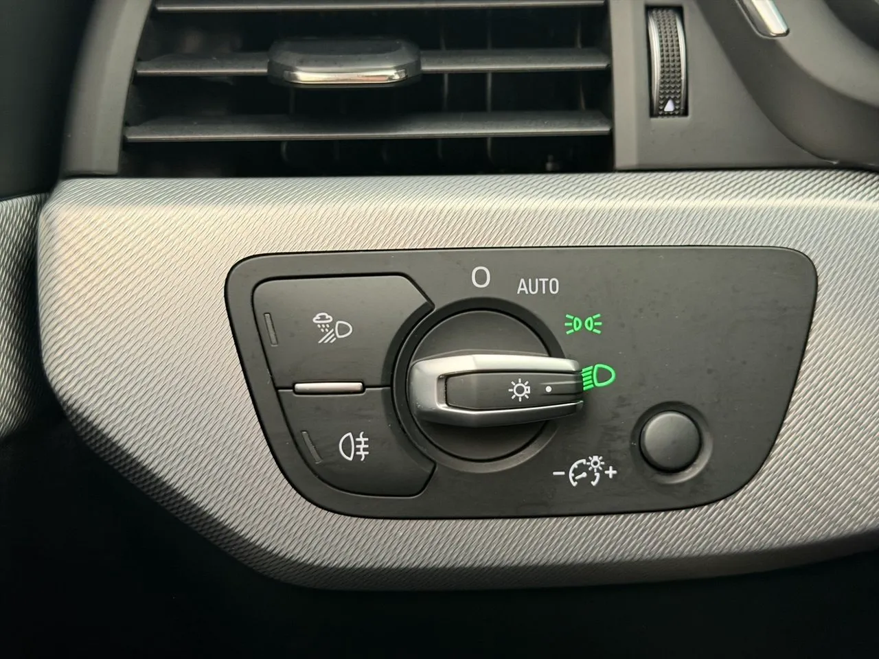Vehicle image 29