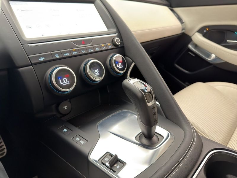 Jaguar E-Pace bild 24