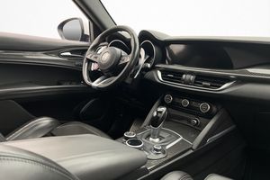 Alfa Romeo Stelvio bild 10
