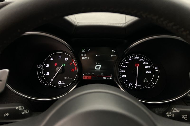 Alfa Romeo Stelvio bild 16