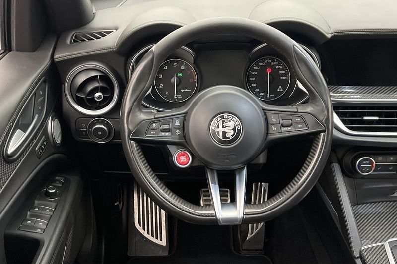 Alfa Romeo Stelvio bild 9