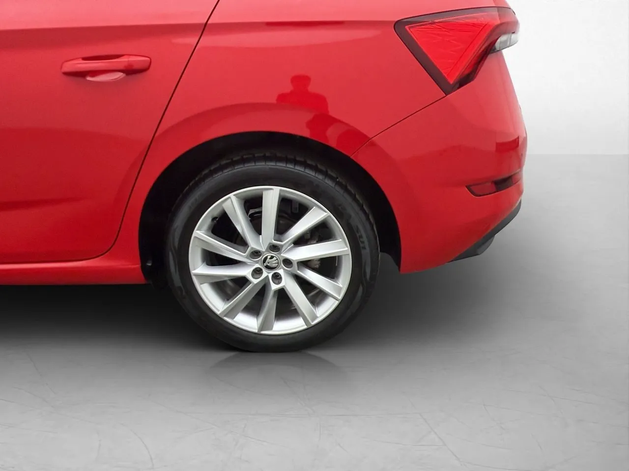 Vehicle image 30