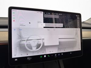 Tesla Model Y bild 23