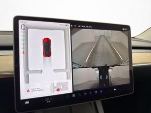 Tesla Model Y bild 17