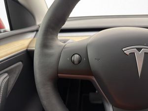 Tesla Model Y bild 26