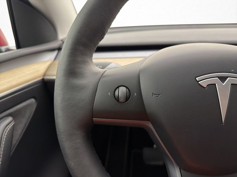 Tesla Model Y bild 26