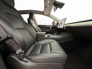 Tesla Model Y bild 12